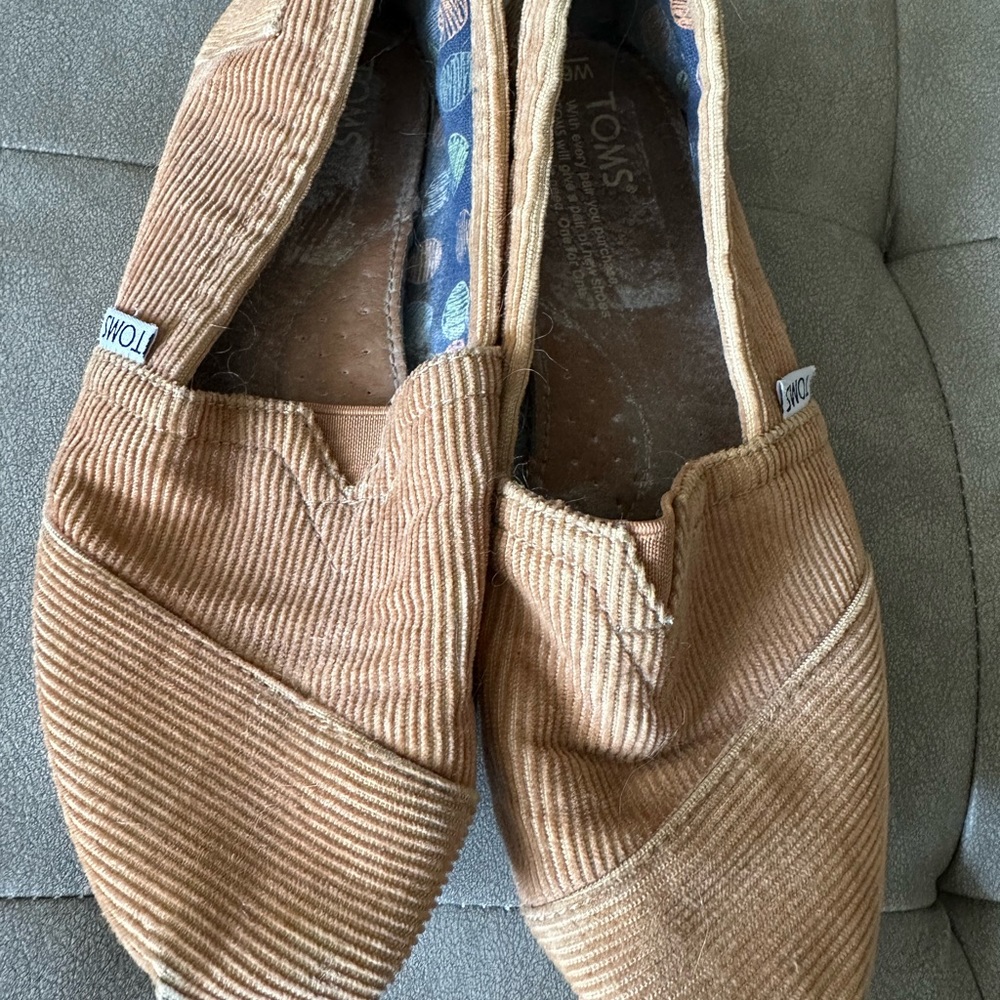 TOMS CORDUROY - Size 6.5